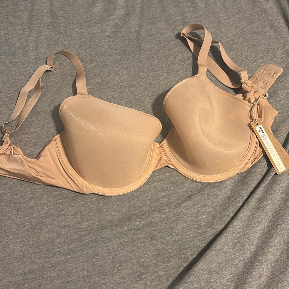 Skims weightless Demi bra